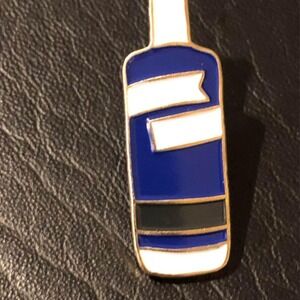 New! Empress 1908 Purple Indigo Gin‎ Canadian Bartender Pin Button Pushback